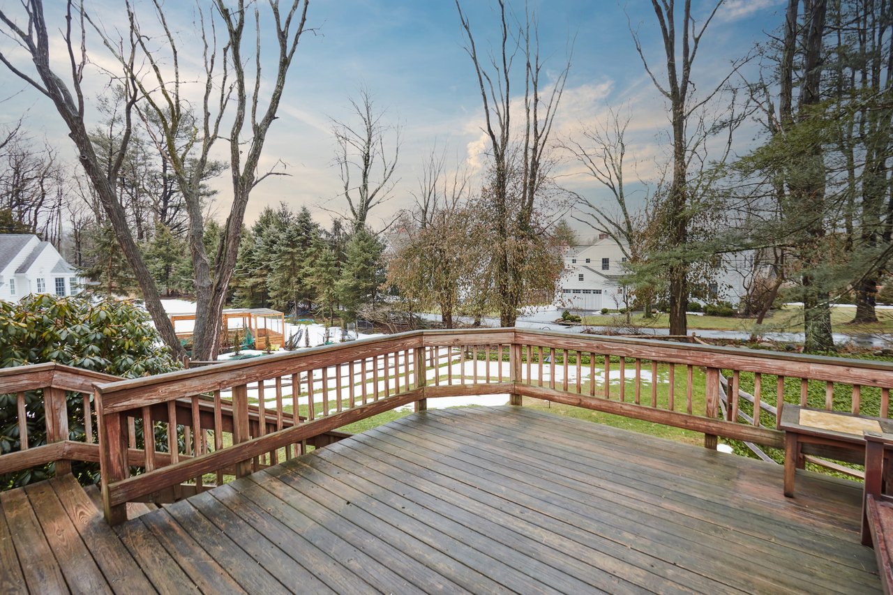 7 West Ambler Road