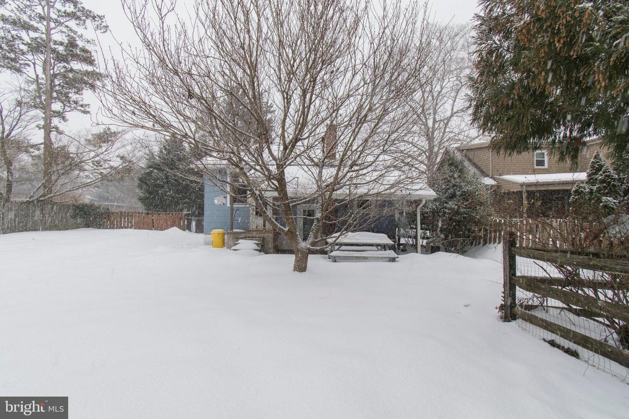 52 WEISS AVE