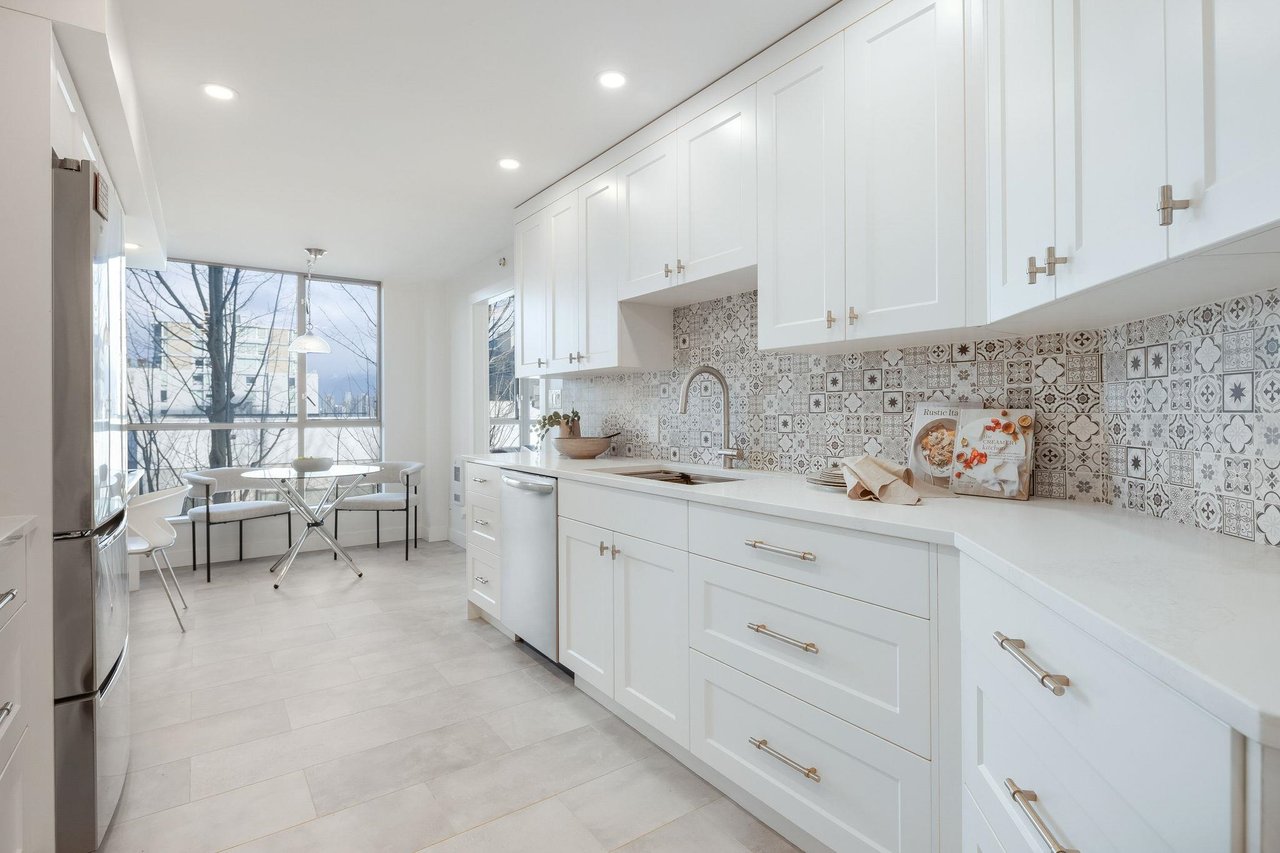 406-1575 W 10th Ave