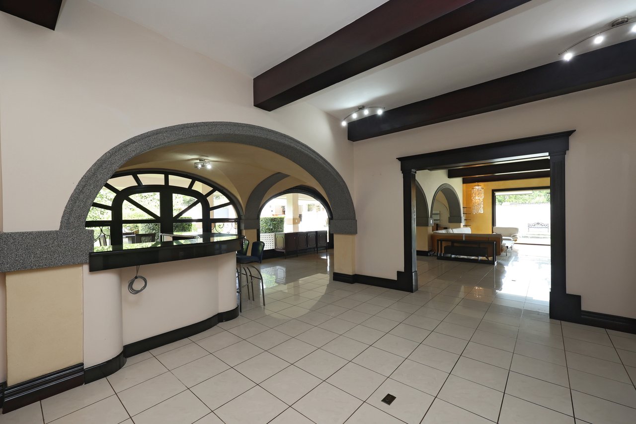 Luxury City Estate, Curridabat, San Jose
