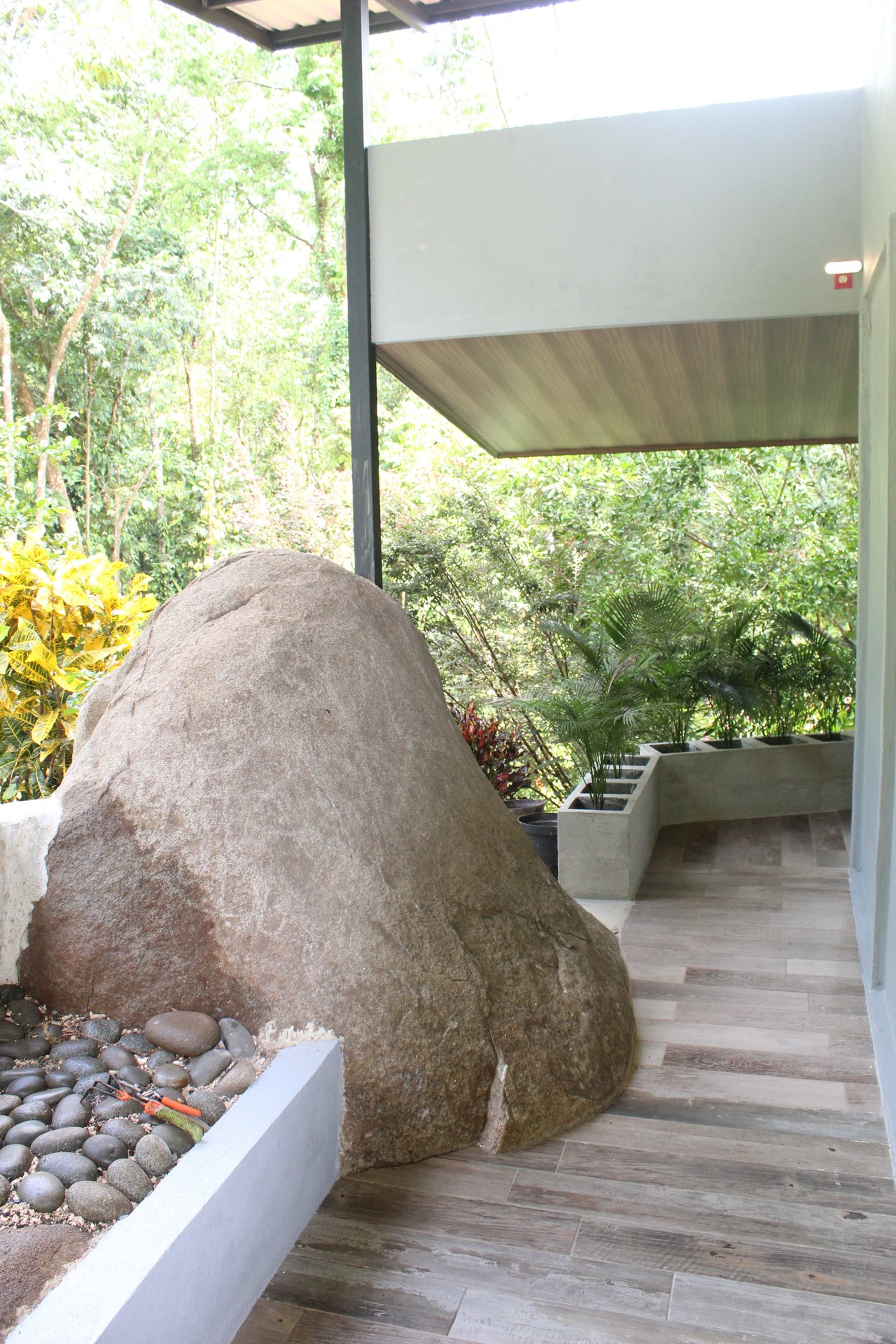 Spacious 2 Bedroom Minutes to the Beach