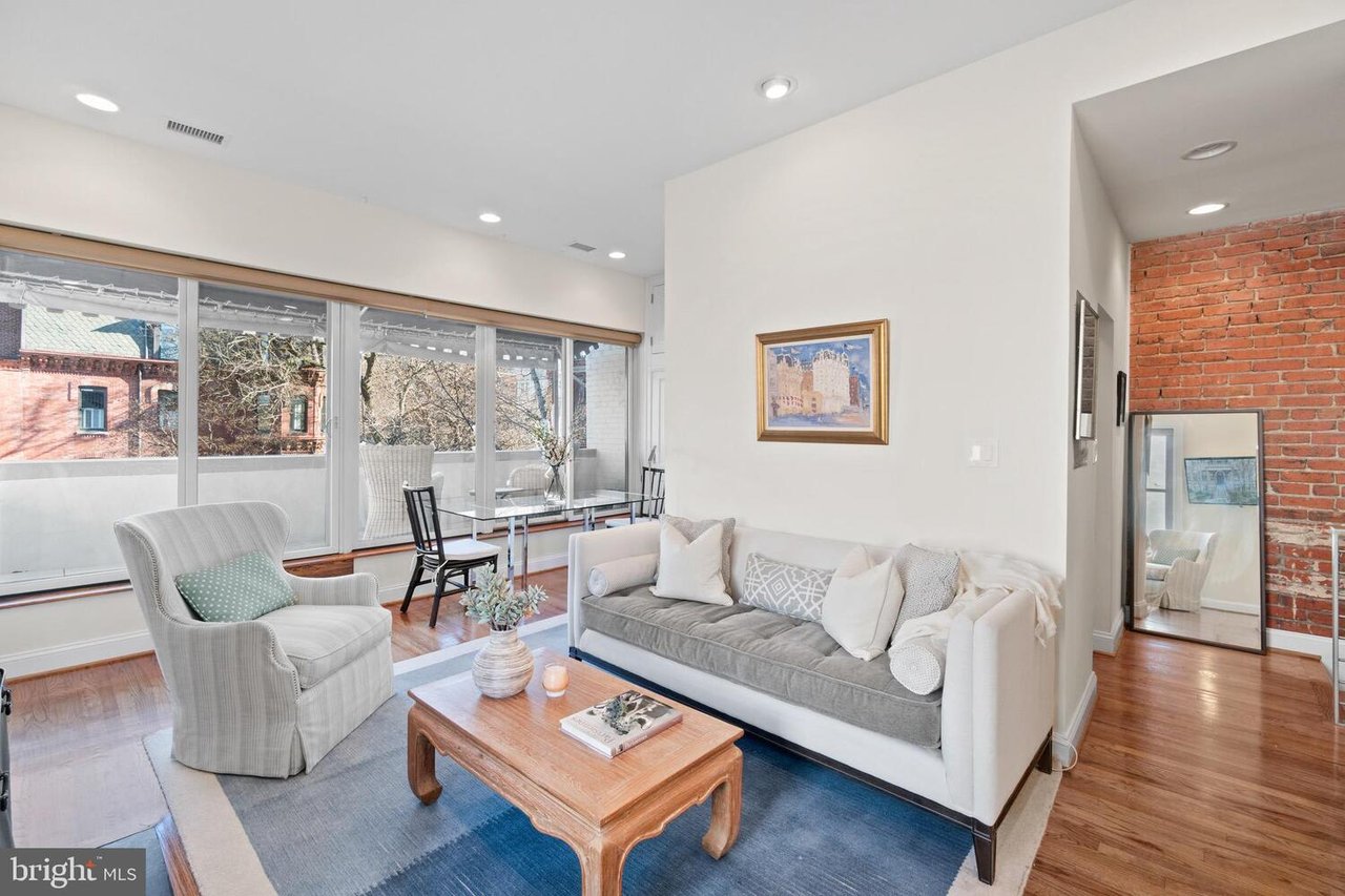 2101 N St NW, #205