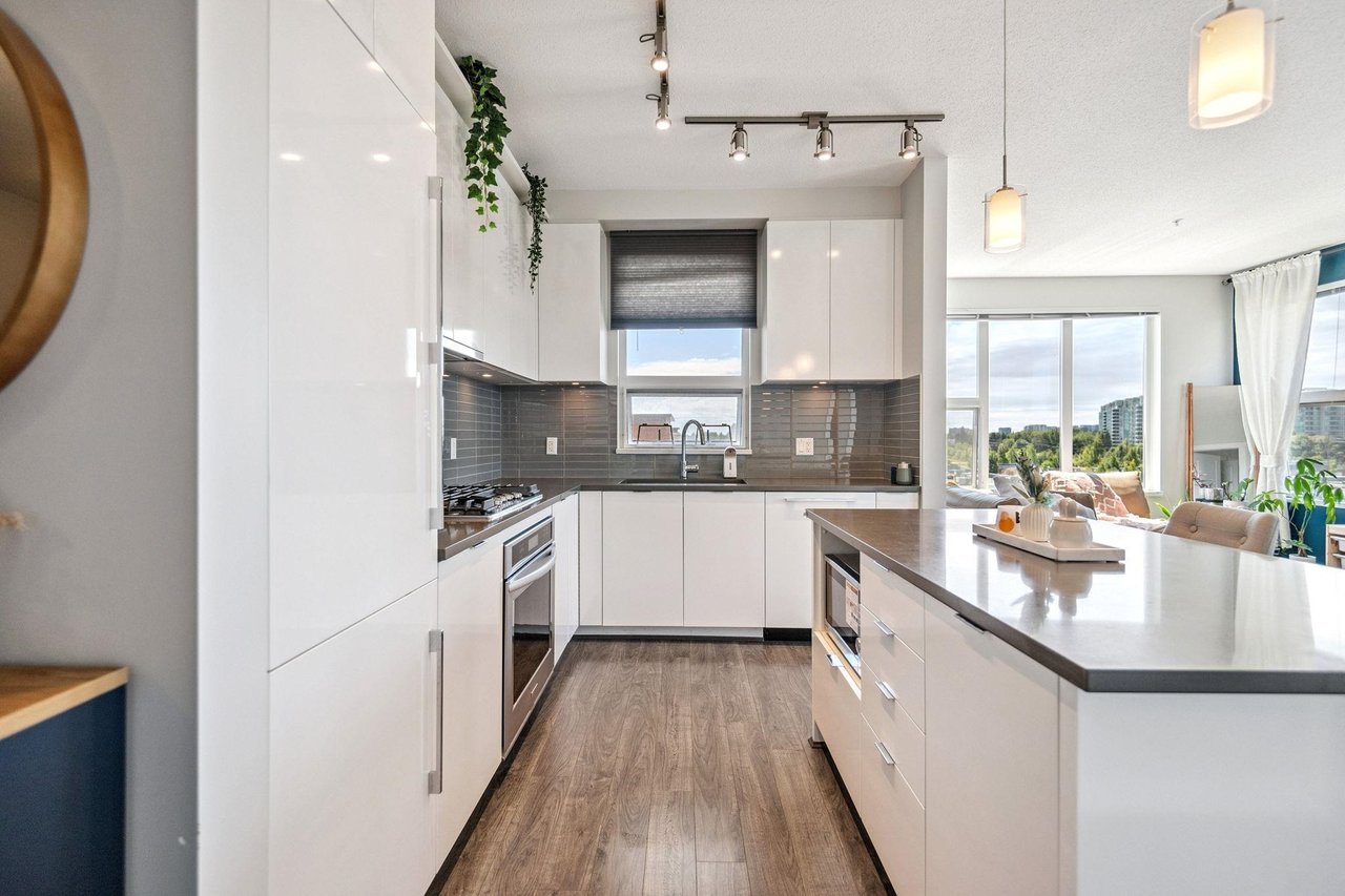 523-9311 Alexandra Rd