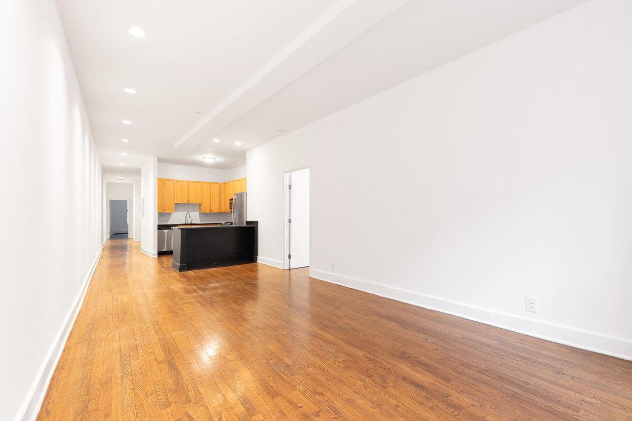 15-17 South William Street, Apt 2-B