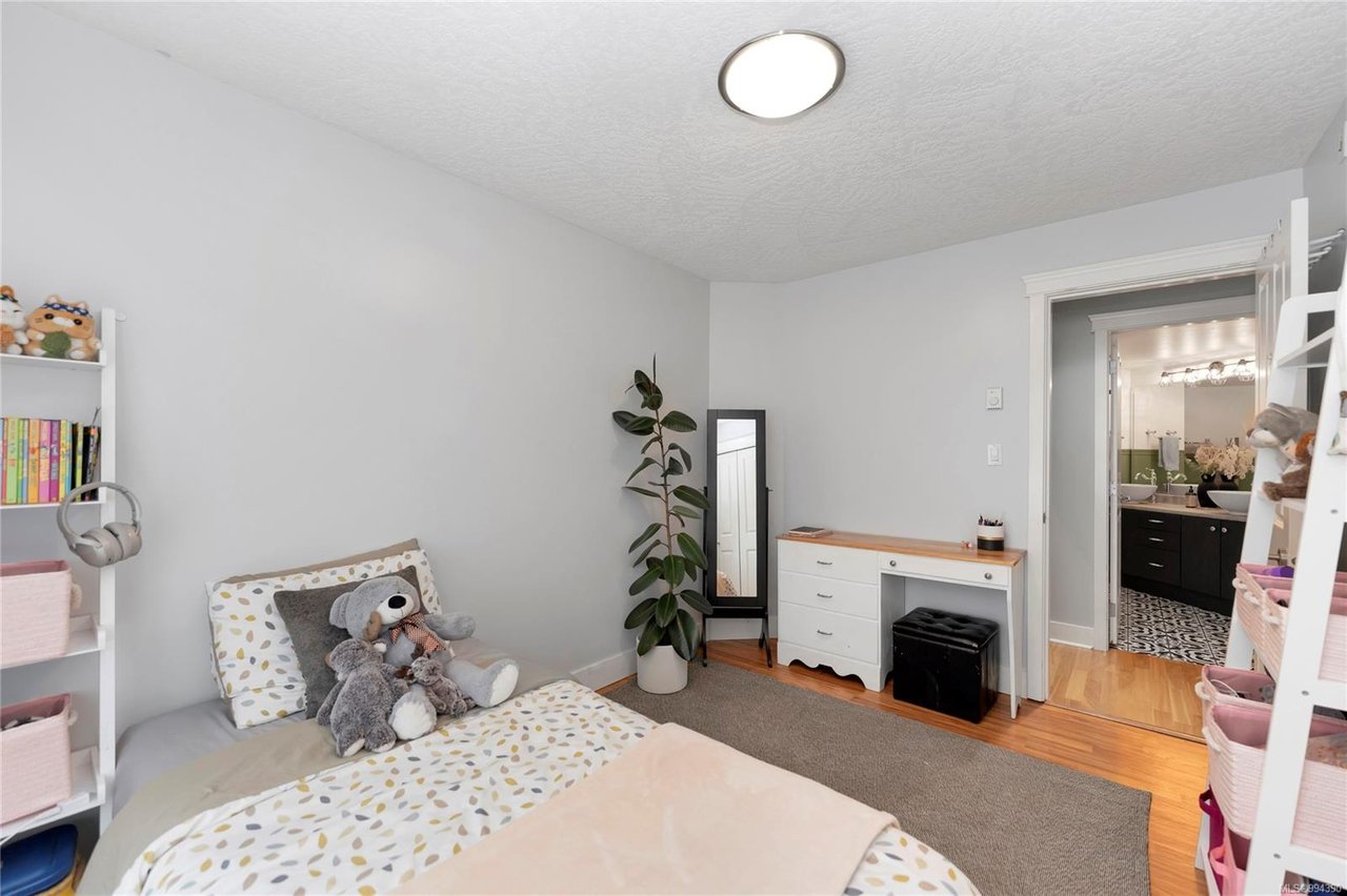 204-2717 Peatt Rd