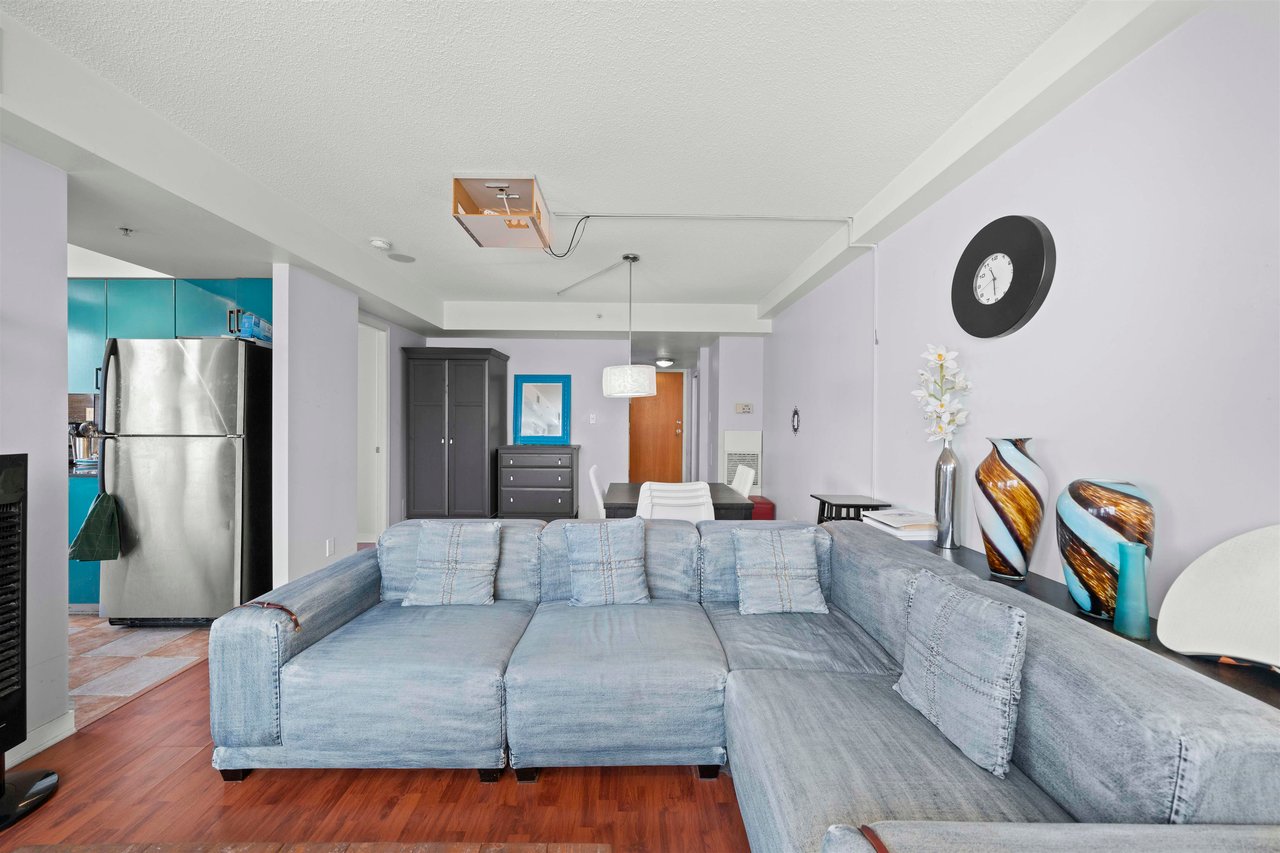 1905-63 Keefer Pl