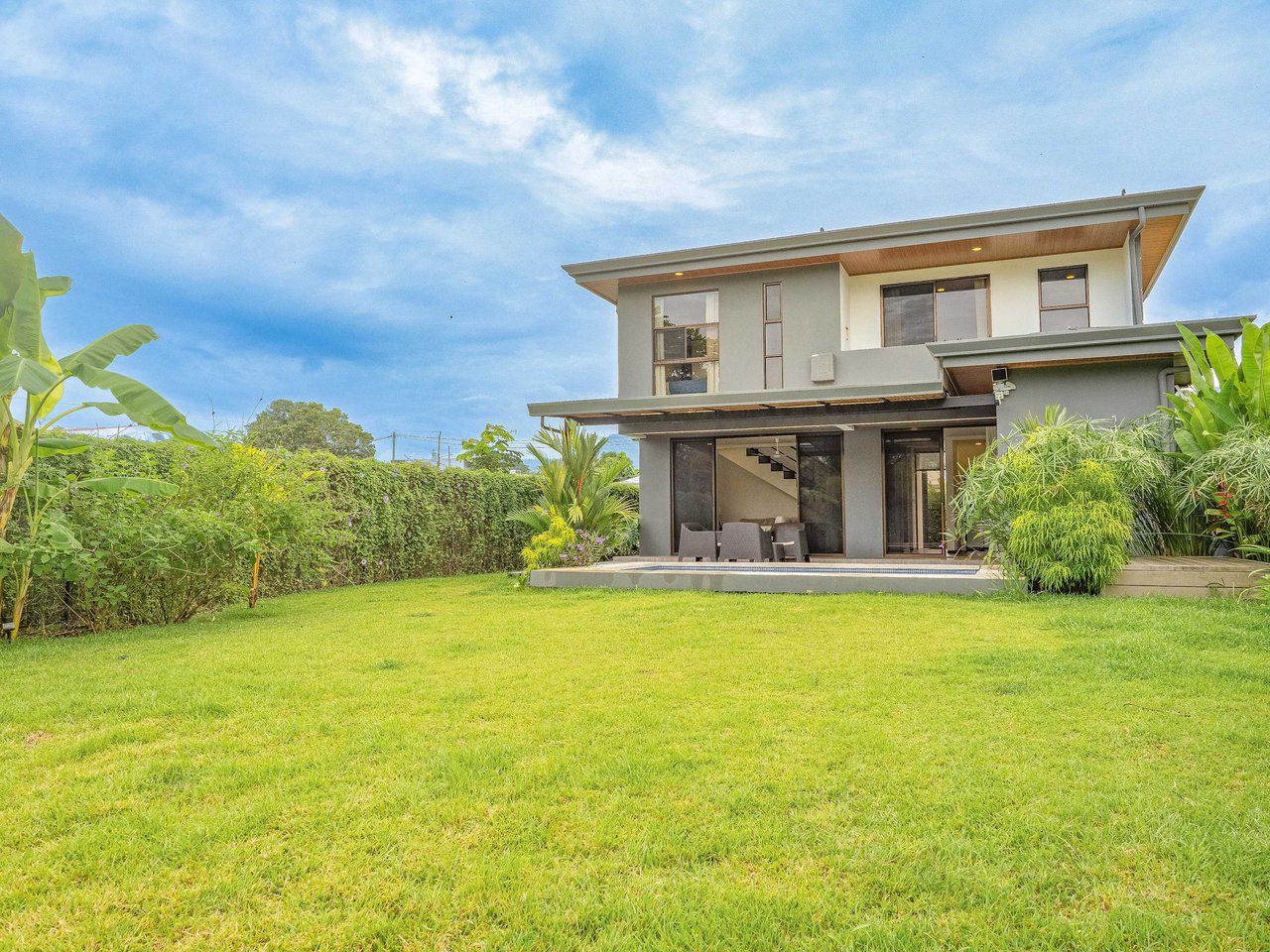 A 3-bedroom home – literally bordering Marino Ballena National Park – but mere steps away from cafes, restaurants, and amenities of the tourist mecca Uvita!