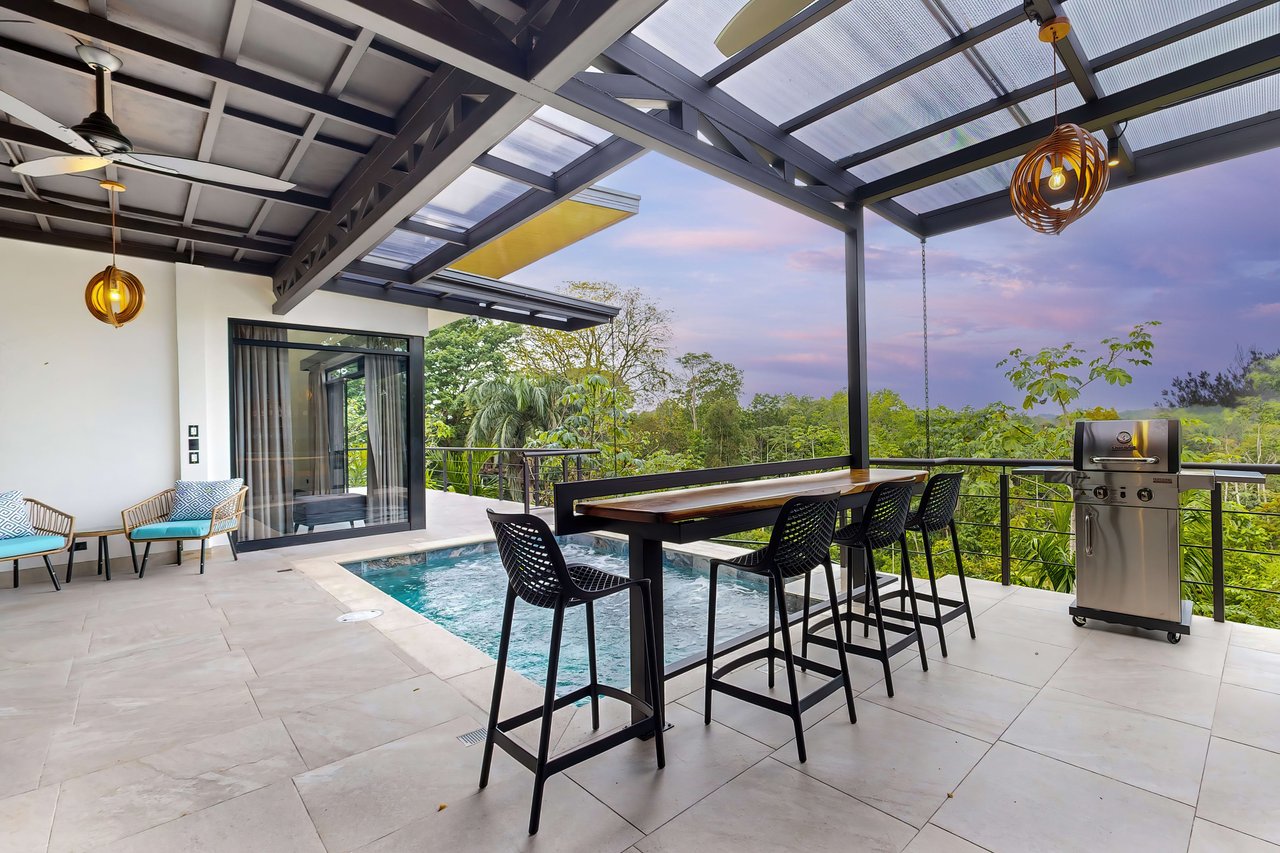 Casa Palma, Brand New Luxury 3 bedroom, 4 bathroom home with Amazing Sunset View in Quepos