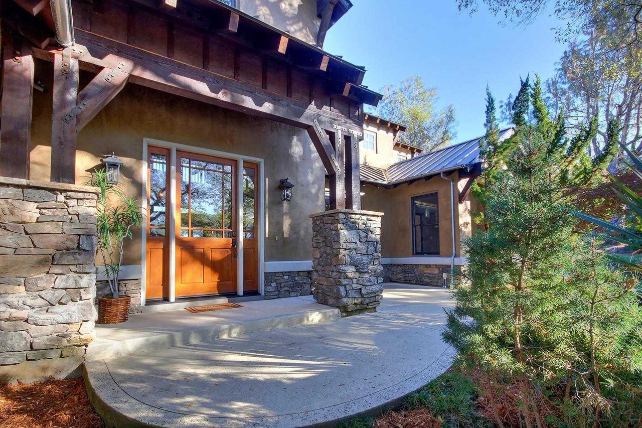 9733 Rim Rock Circle