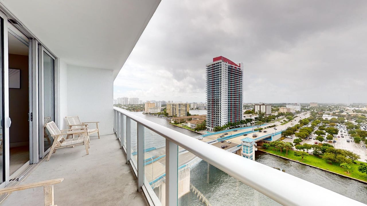 4010 S Ocean Drive 1006