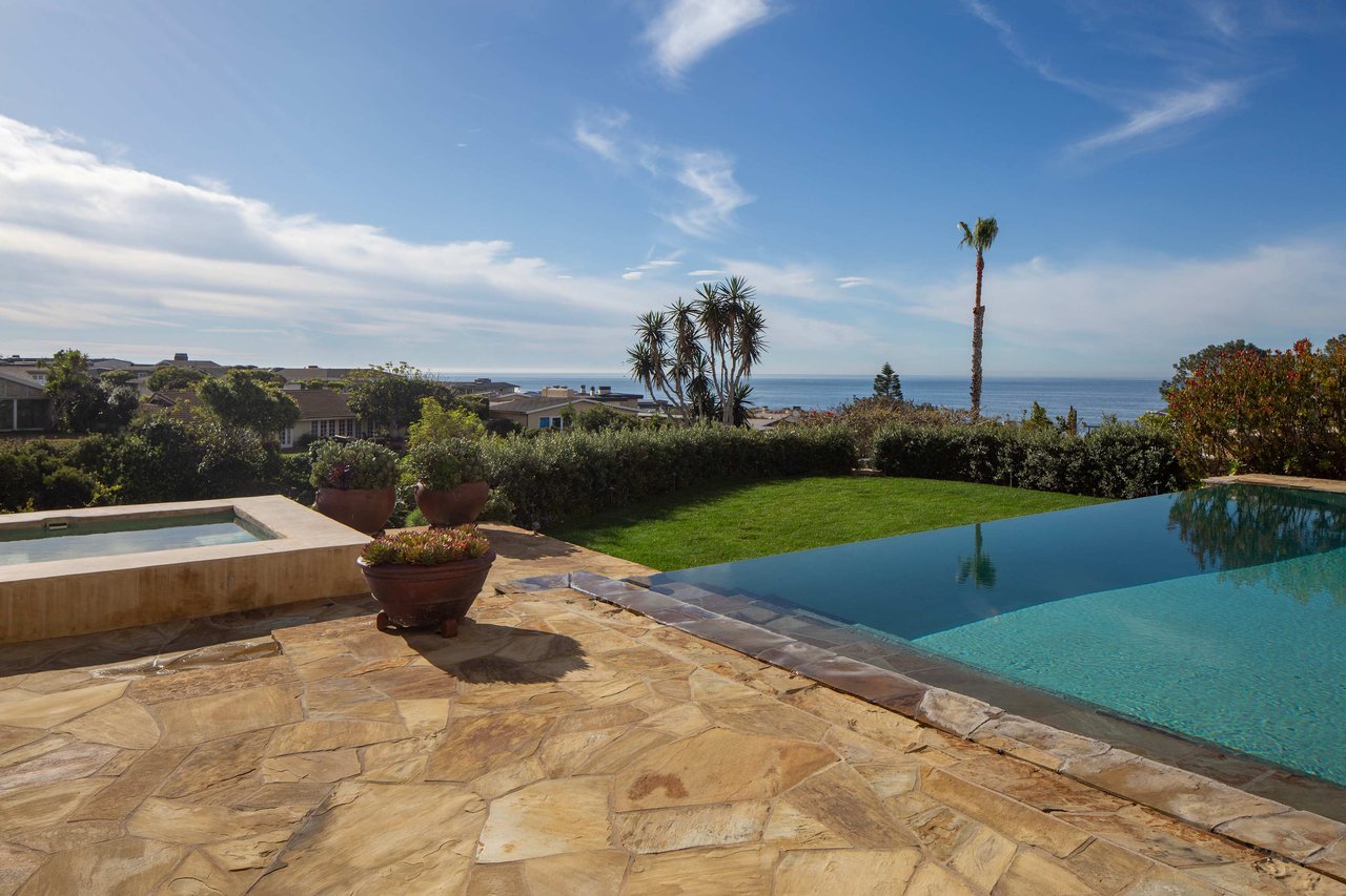 Luxury Summer and Executive Lease Available in Shore Cliffs