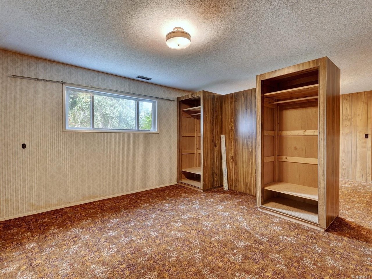 4253 Thornhill Cres