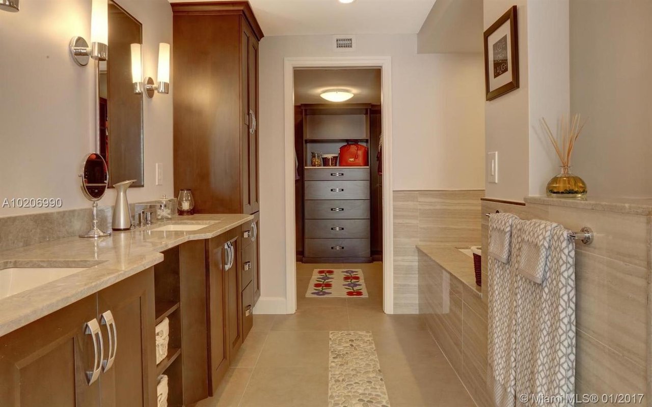 1223 Hillsboro Mile, #9