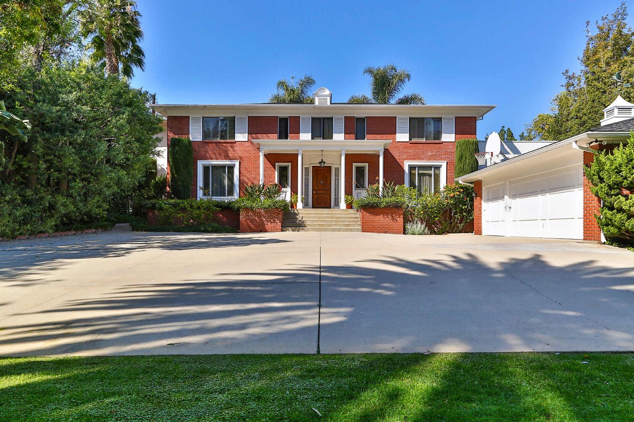 Traditional Tennis Court Estate in the Park