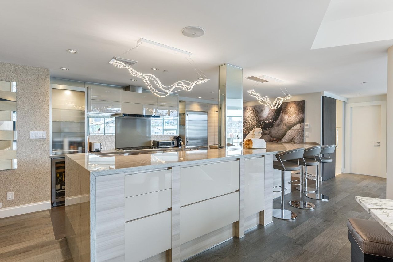 302-628 Kinghorne Mews