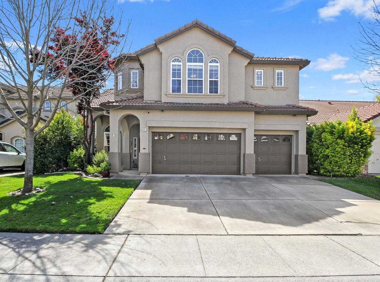 2111 Blackridge Avenue