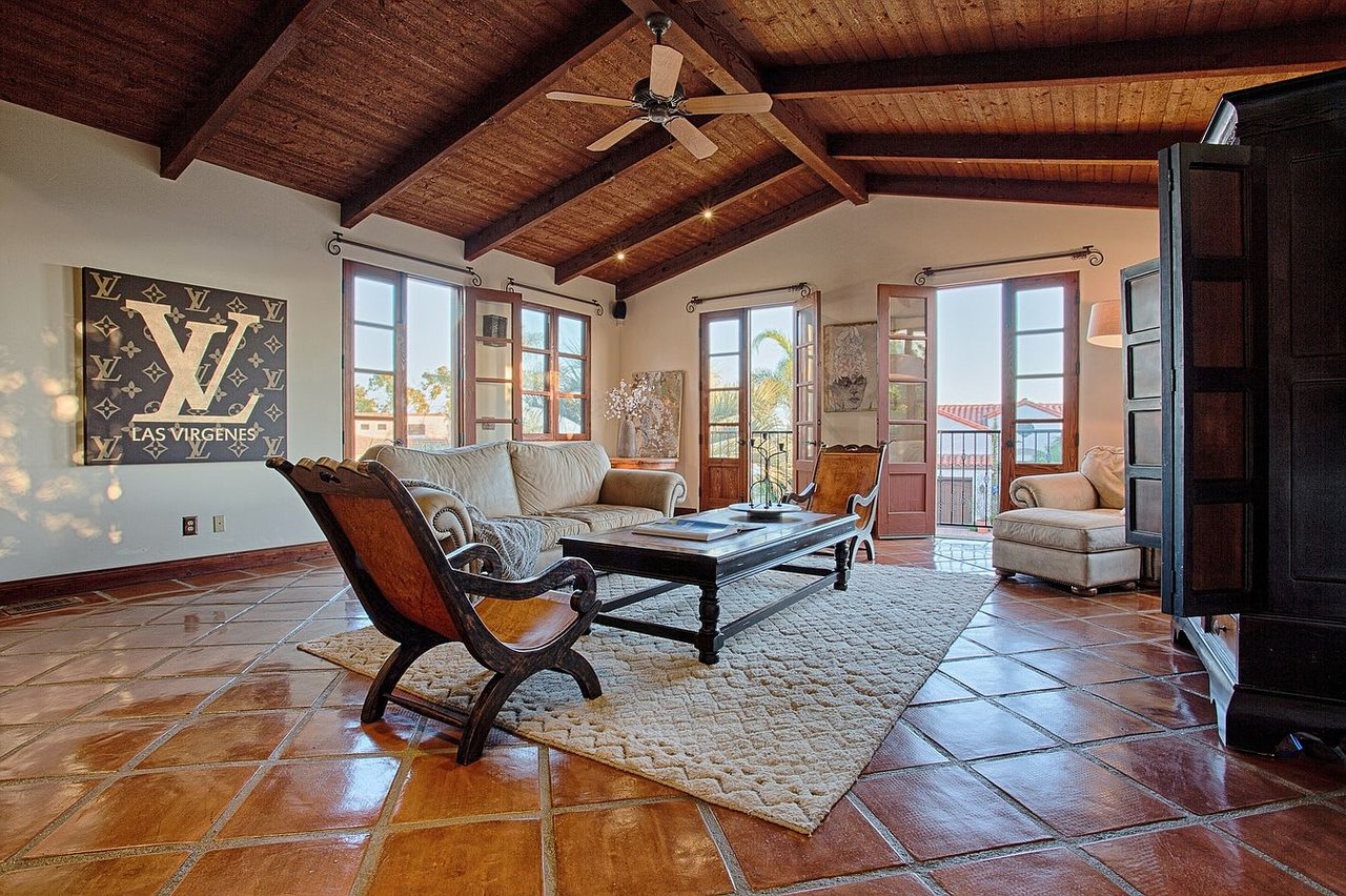 3881 Rambla Orienta
