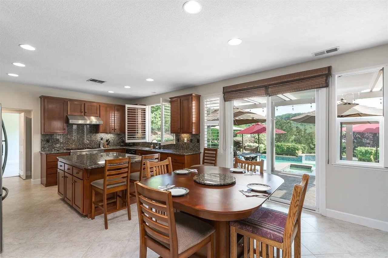 2652 Aberdeen Lane