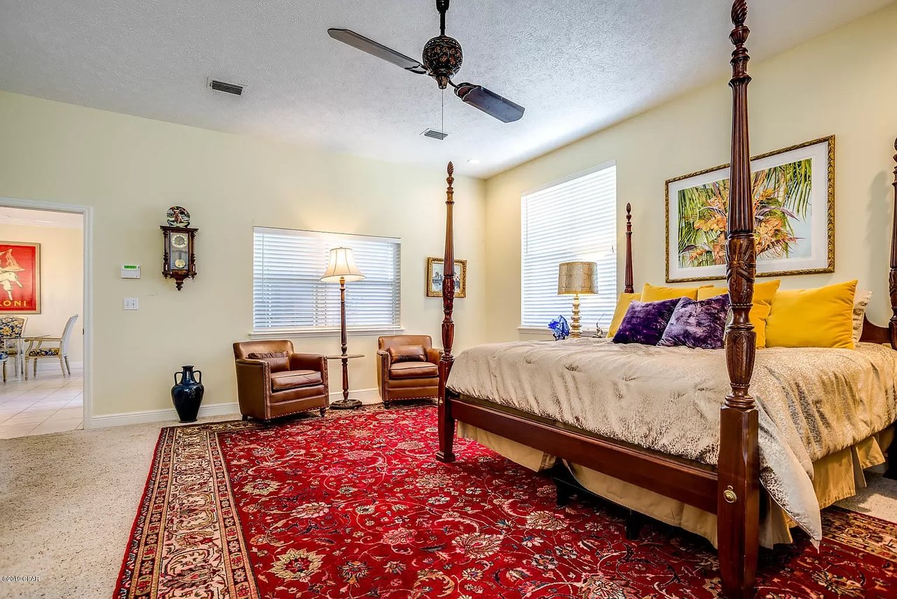 211 E Lakeshore Drive