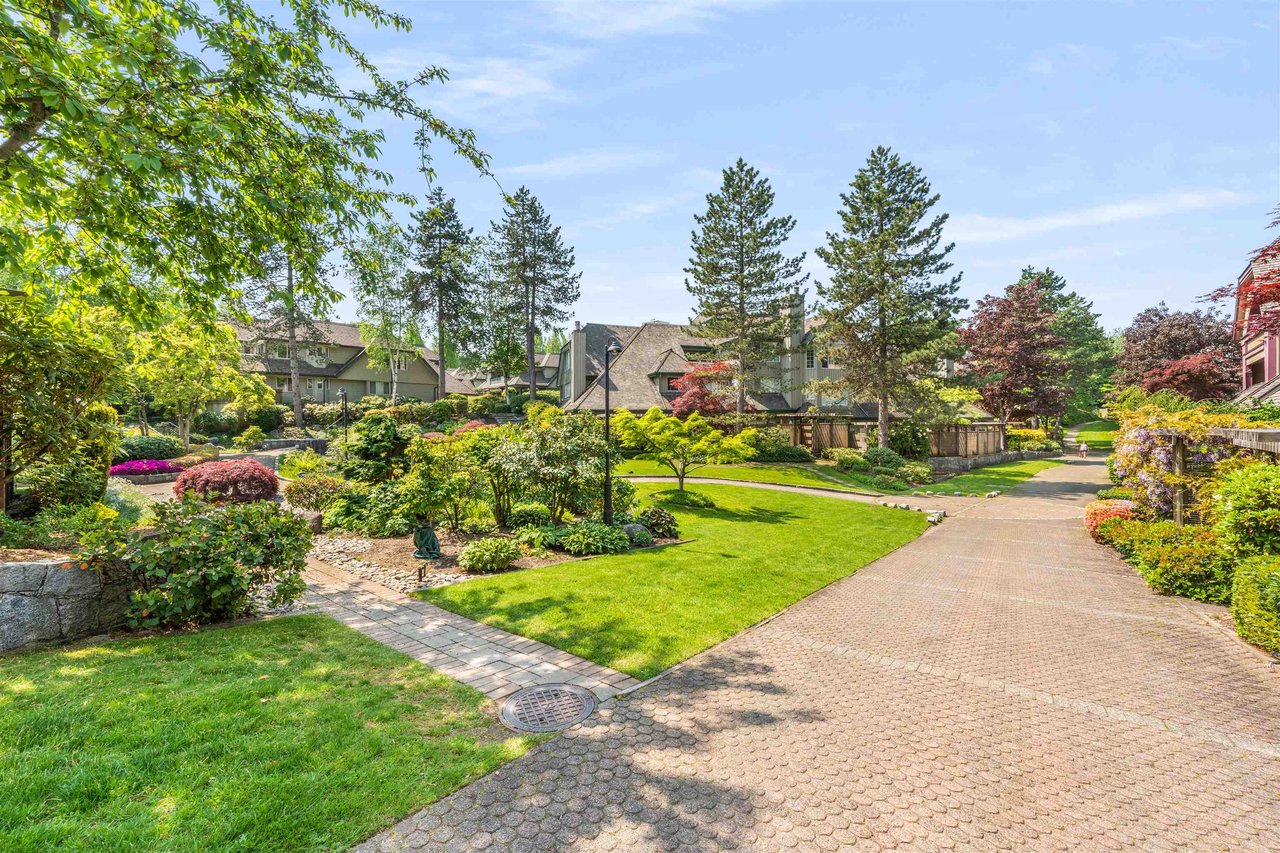 10-3980 Canada Way, Burnaby