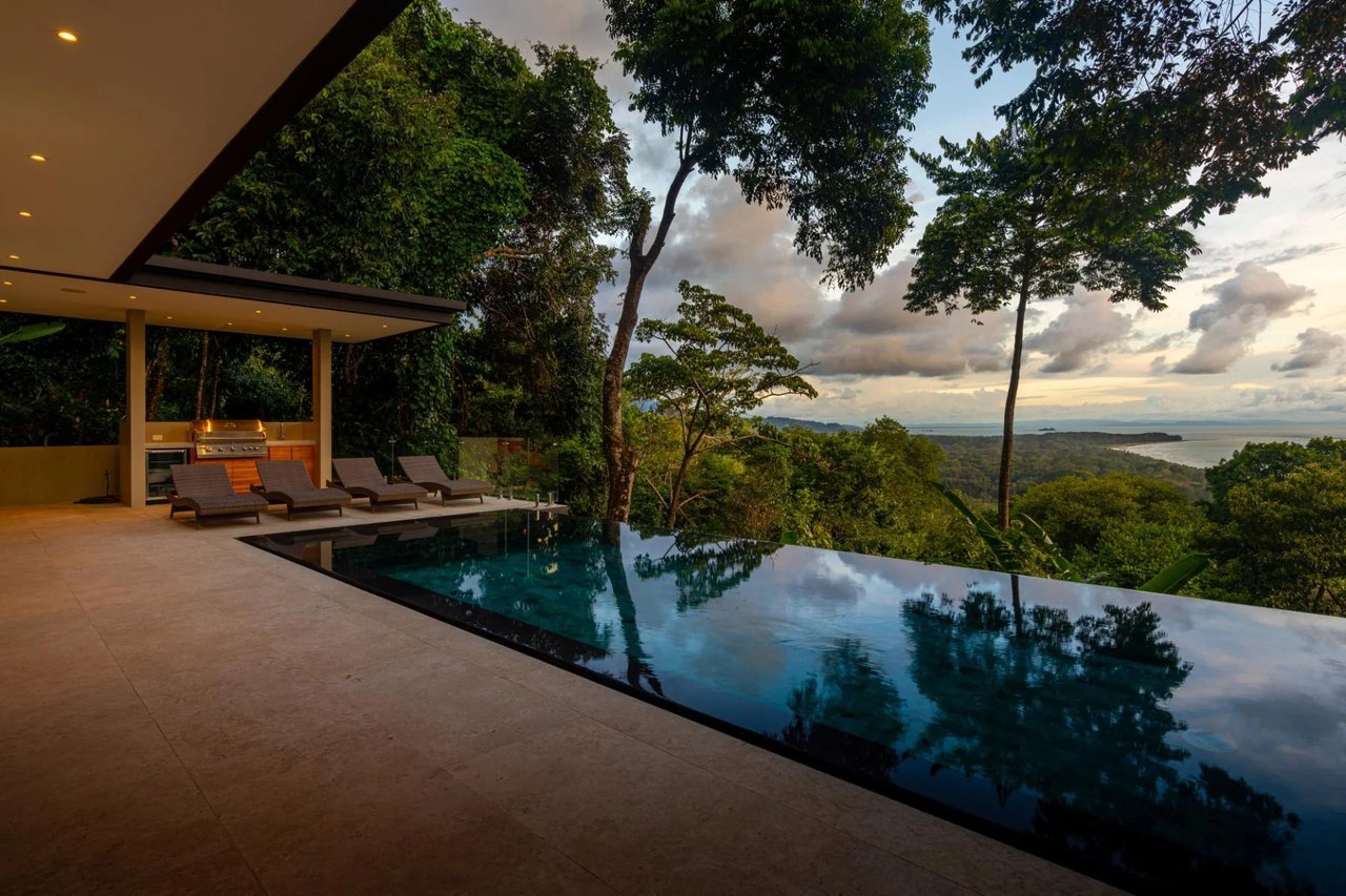 Whale Tail View Ridgetop Home, Uvita, Puntarenas