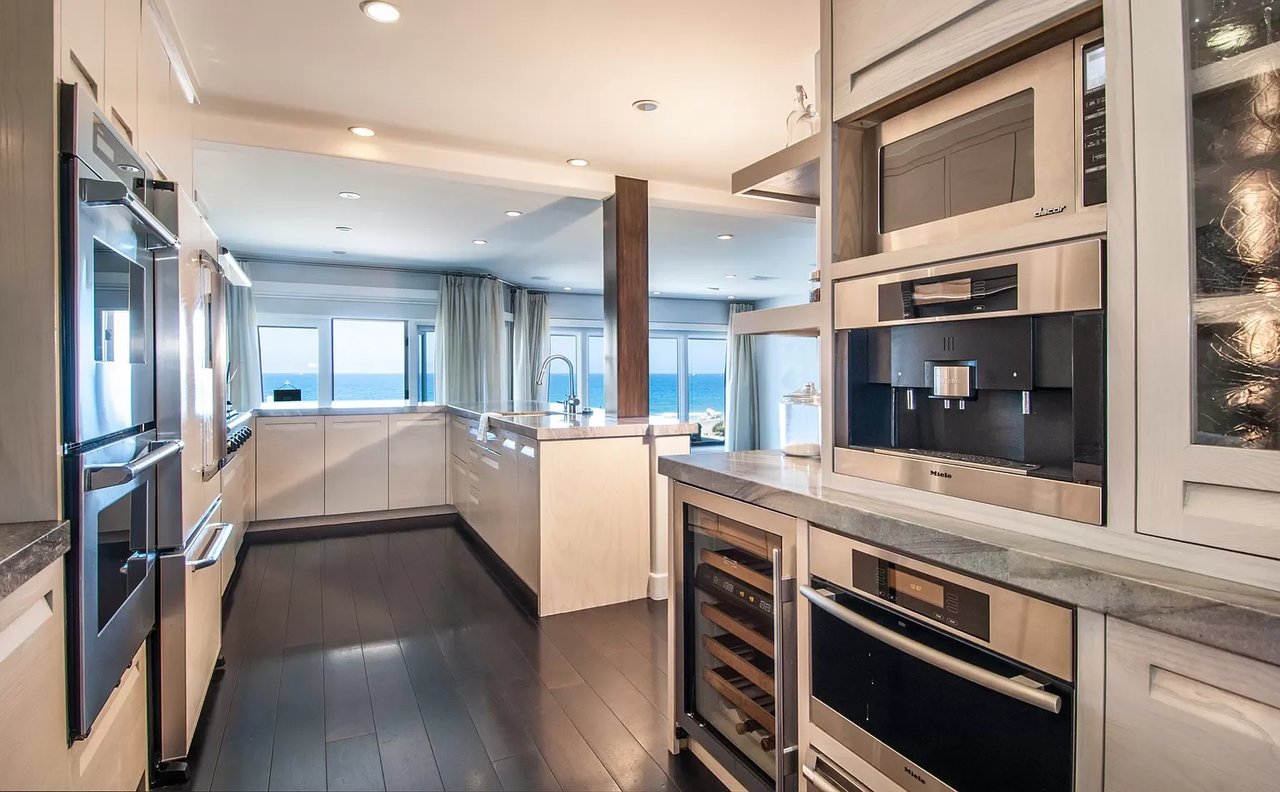 Lease on The Strand