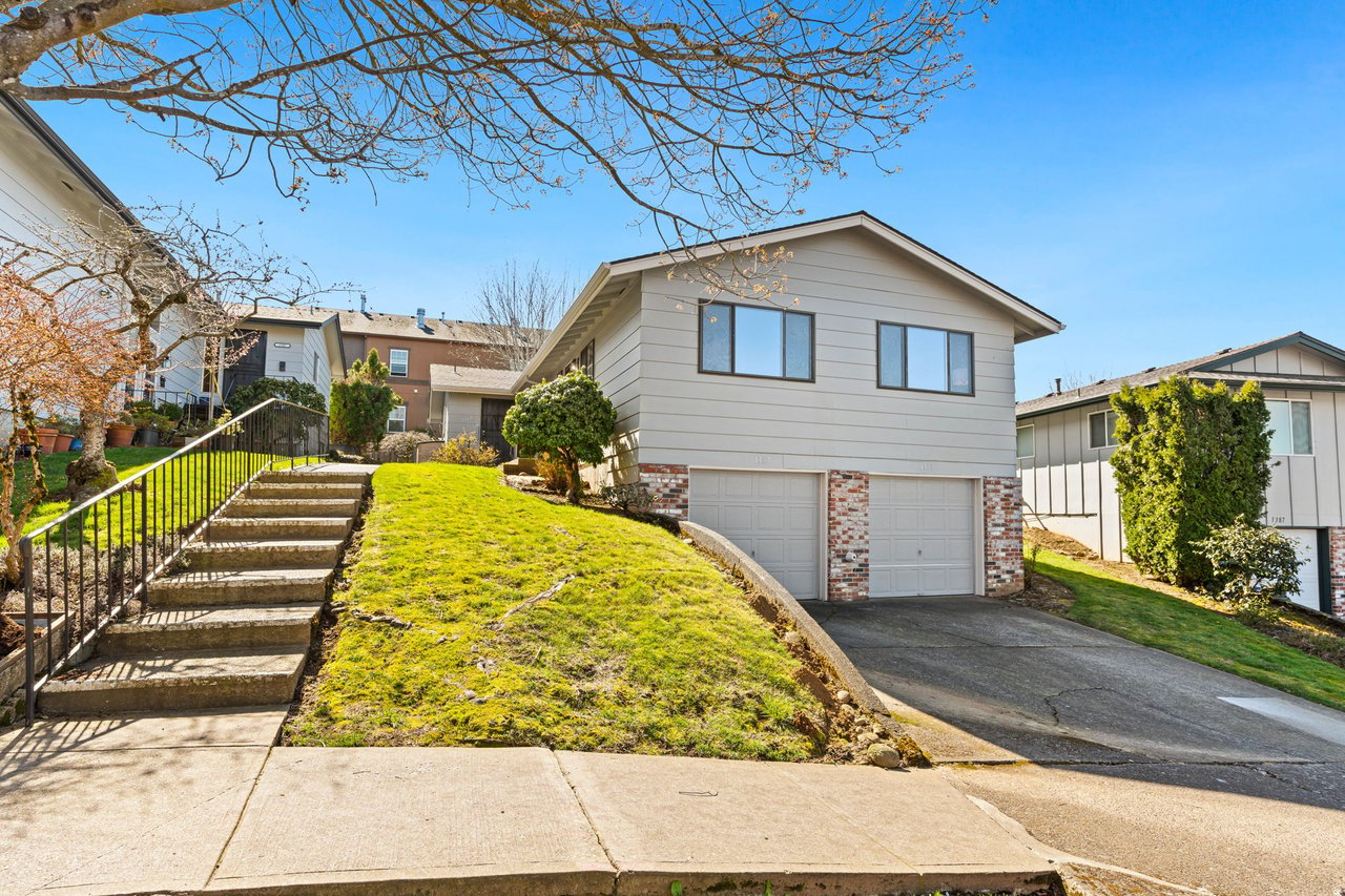 Just Listed | Convenient NW Gresham Townhome