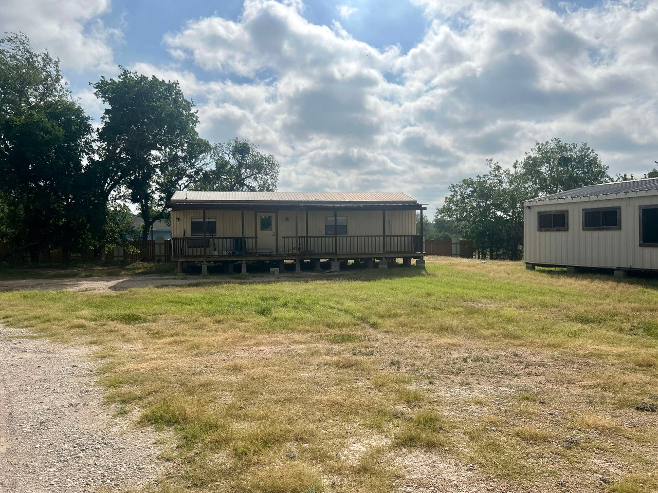 Commercial Warehouse on over 4 acres in Kerrville