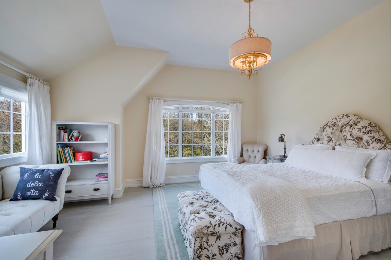 40 Barclay Dr