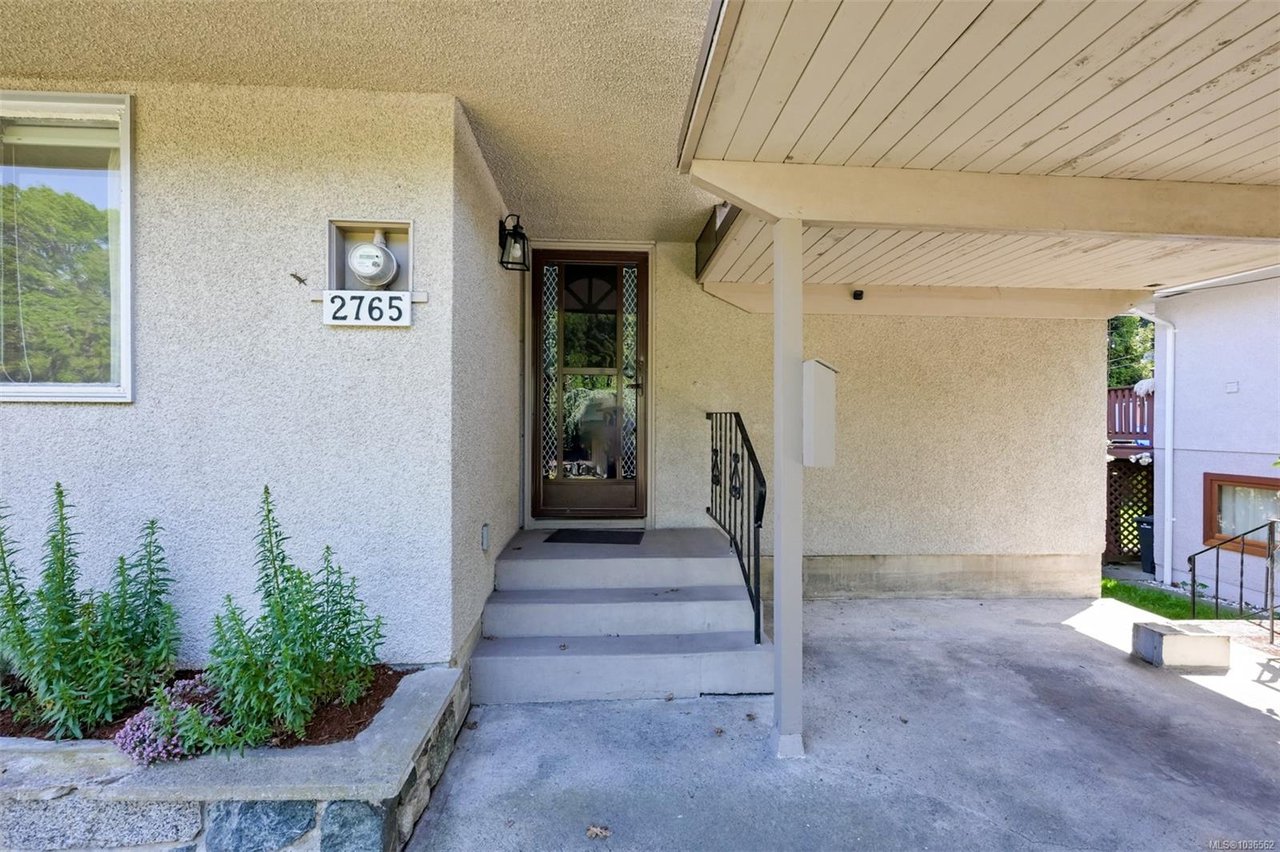 2765 Fernwood Rd