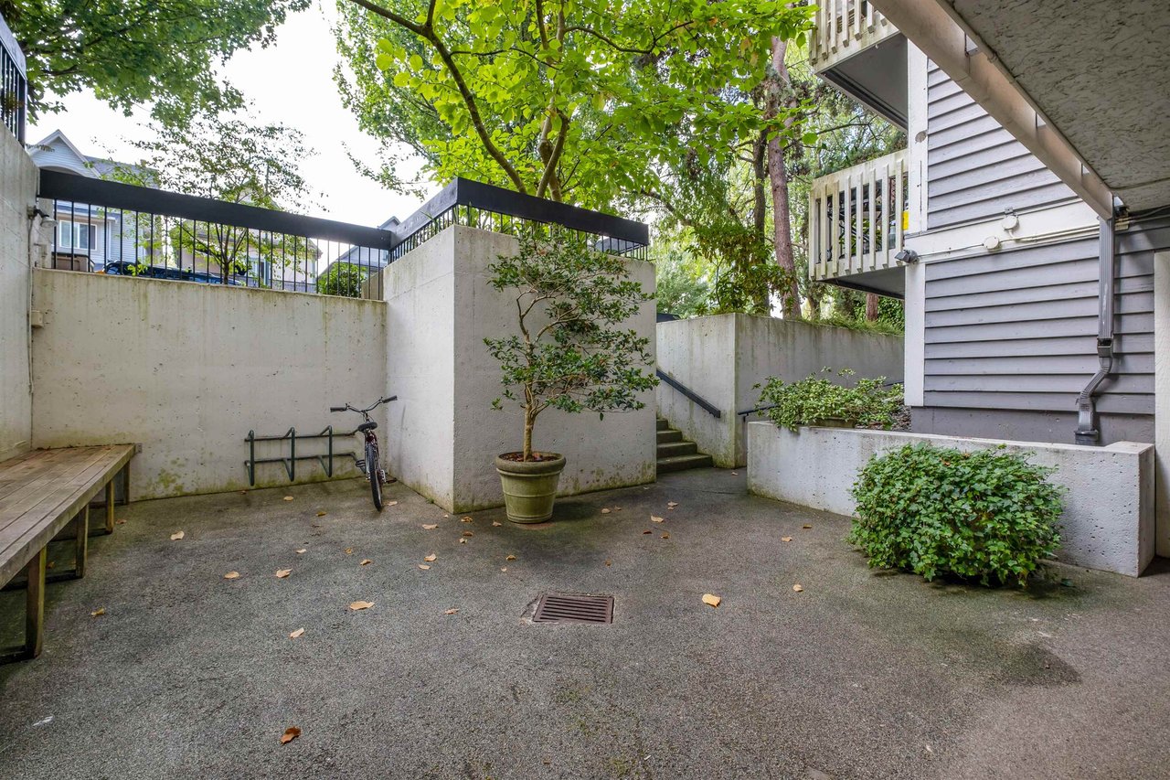 203-1545 E 2nd Ave