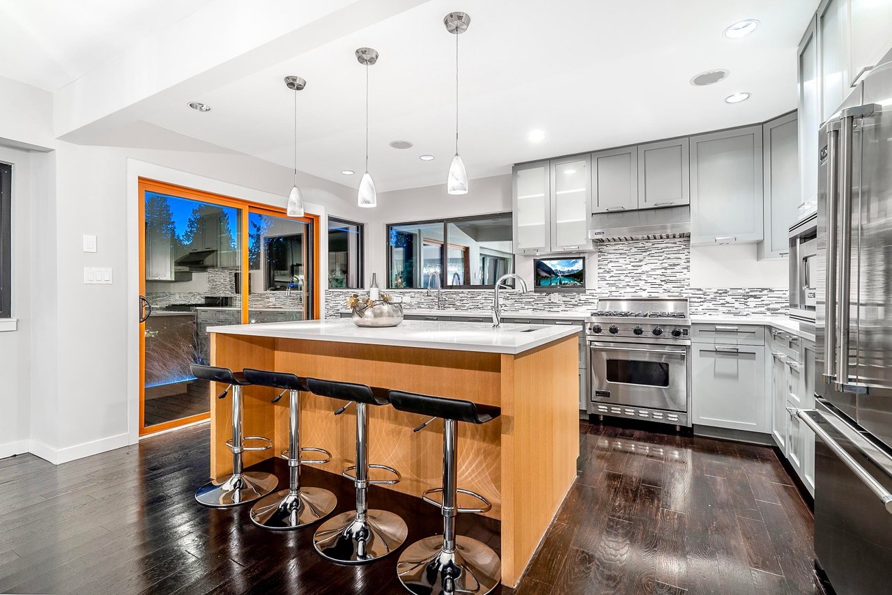 3925 Viewridge Pl