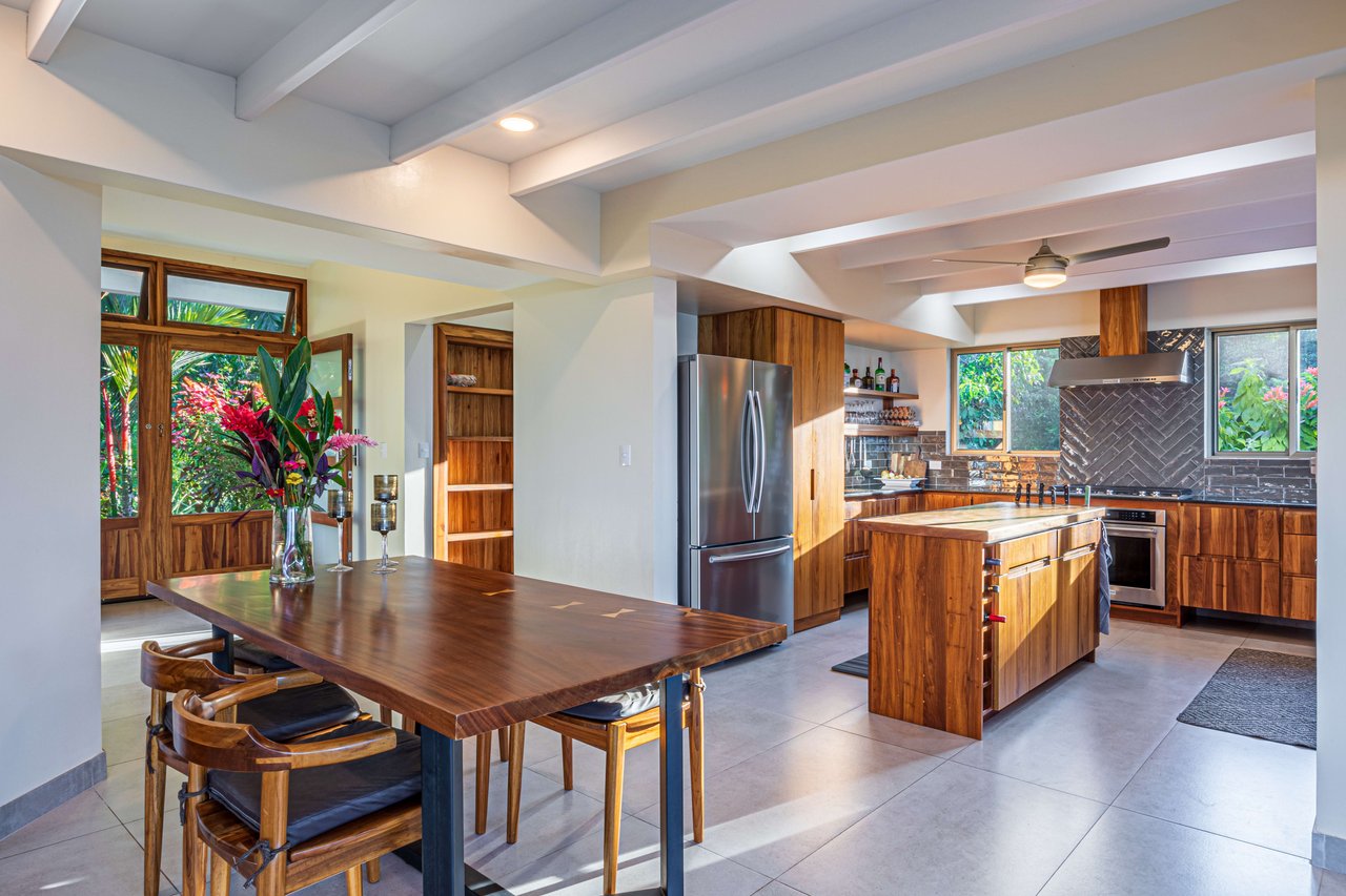 Jaw Dropping Sunset Views , With Easy Access, Private Casa Bella