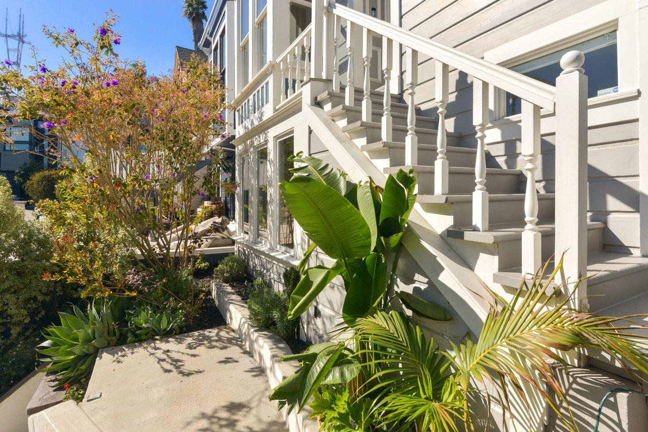 242 Corbett Avenue