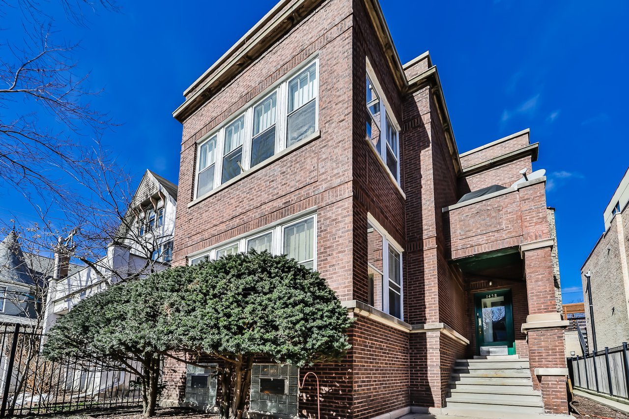 1458 W Belle Plaine Ave