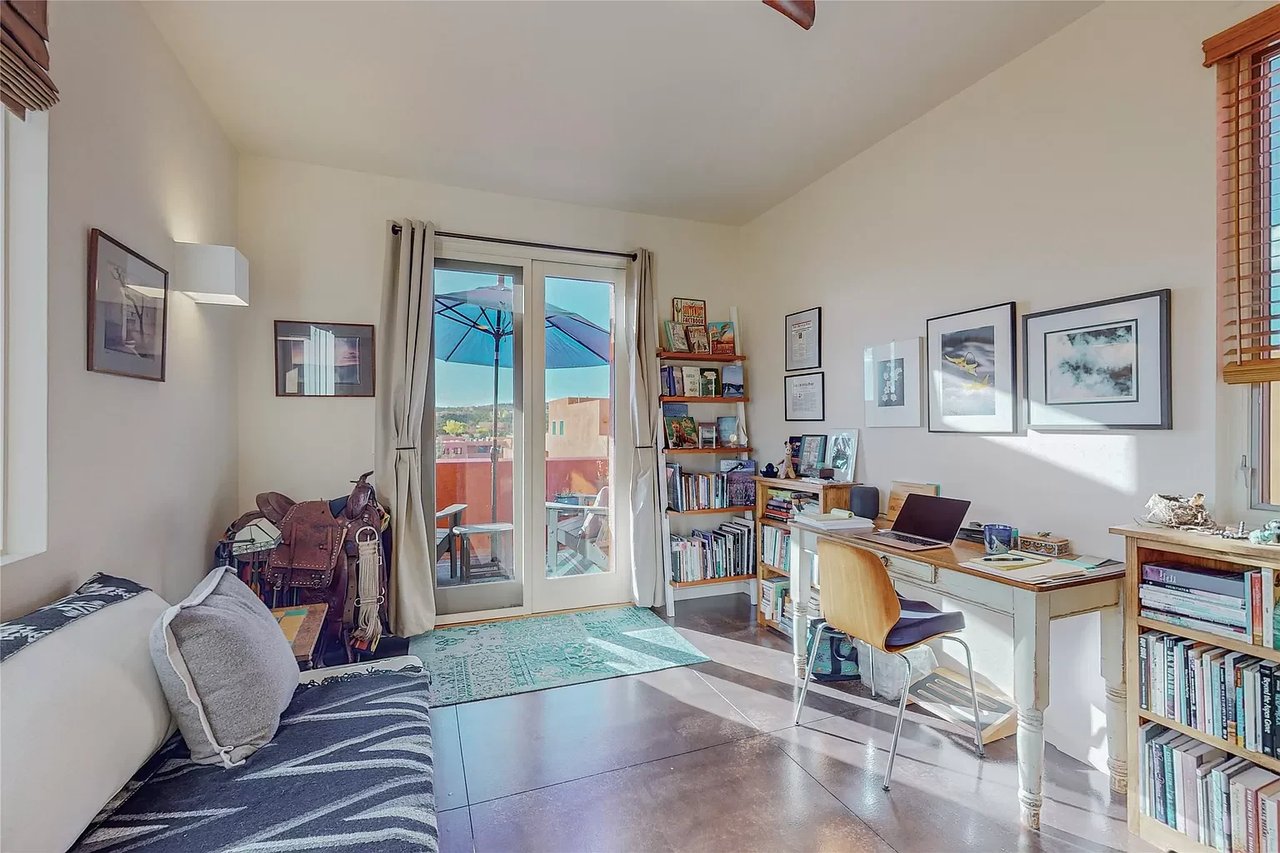 604 Avenida Villa Hermosa #201
