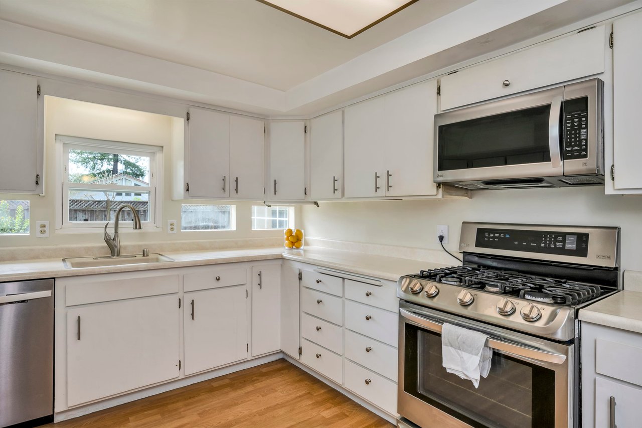 4858 Devonshire Place