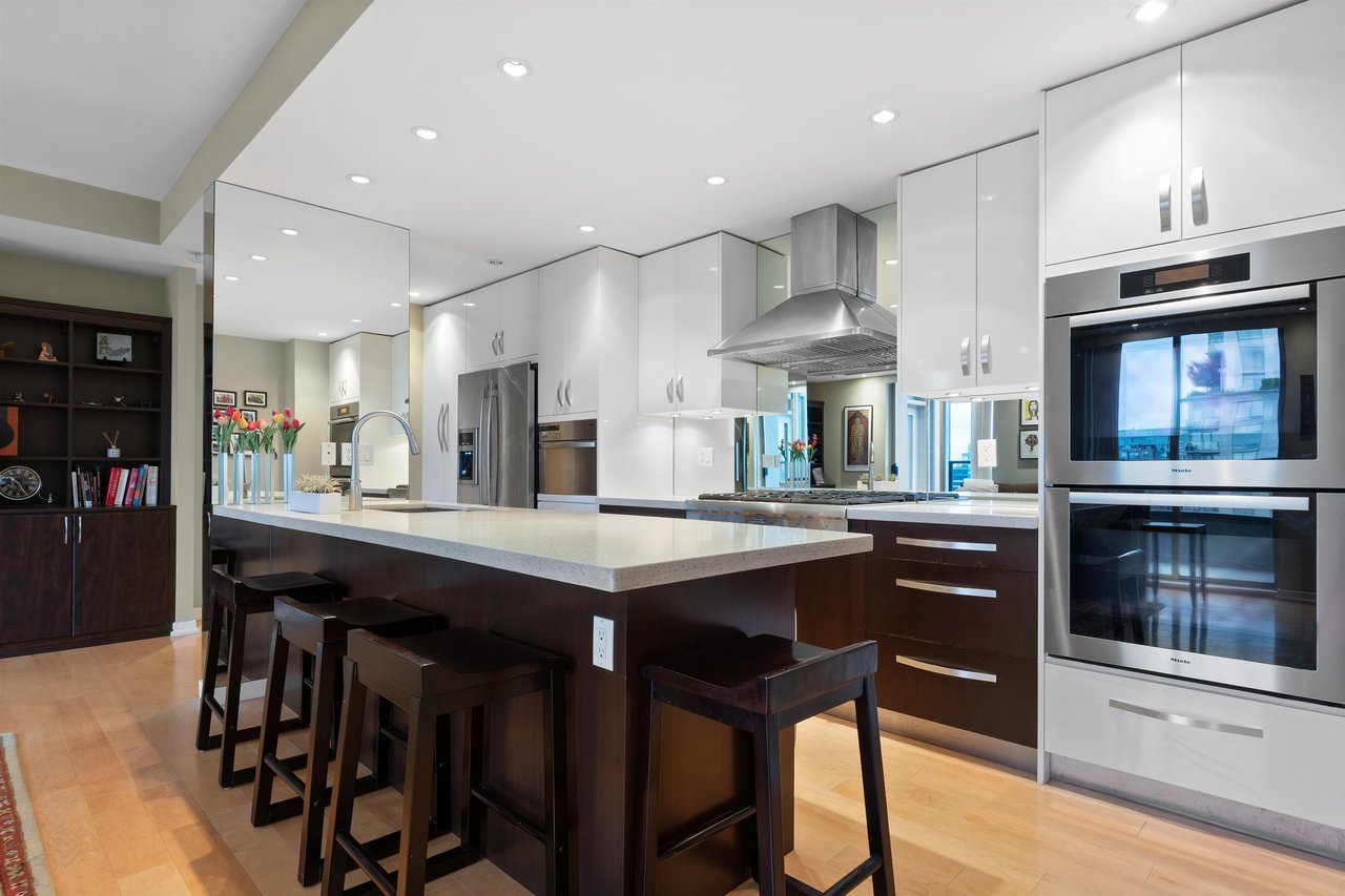 3003-969 Richards Street, Vancouver