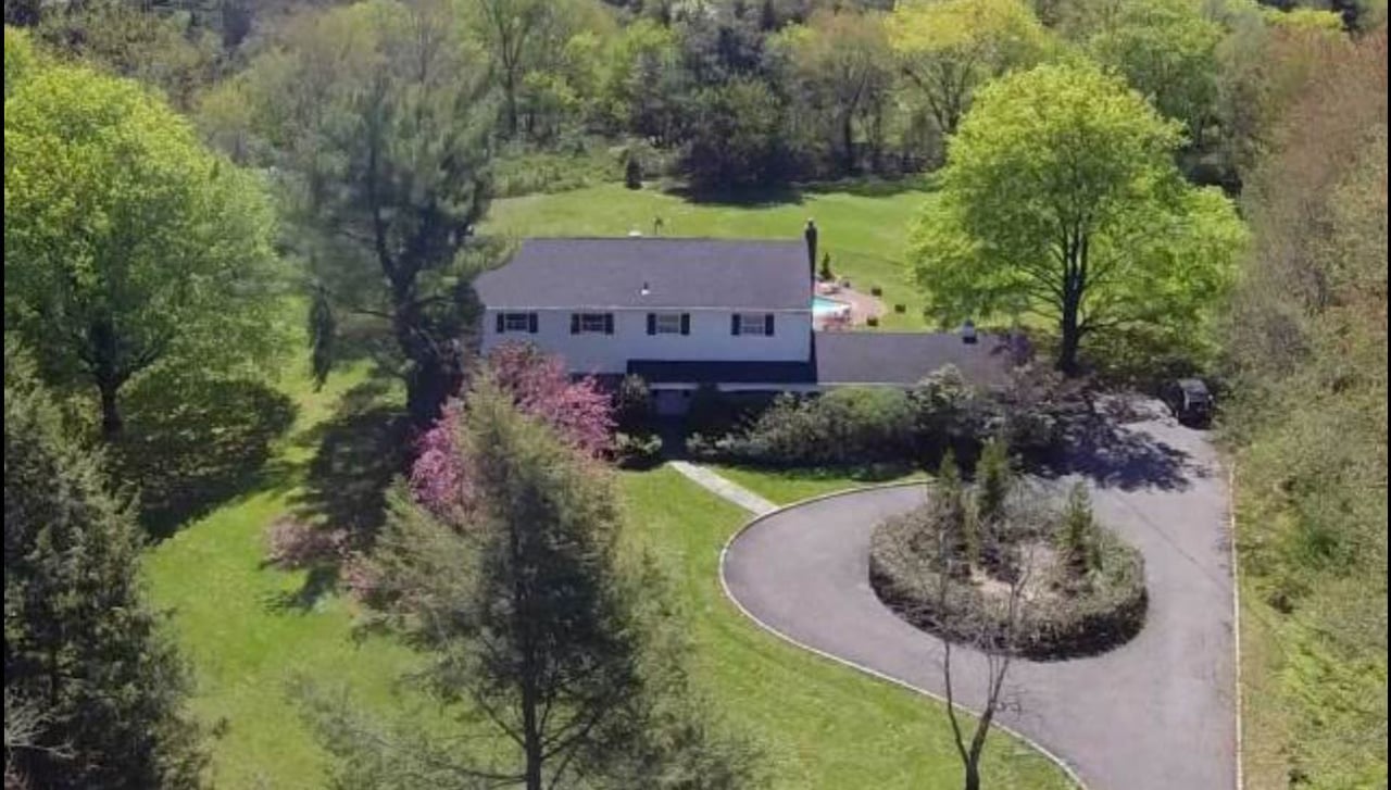 225 Circle rd, Muttontown
