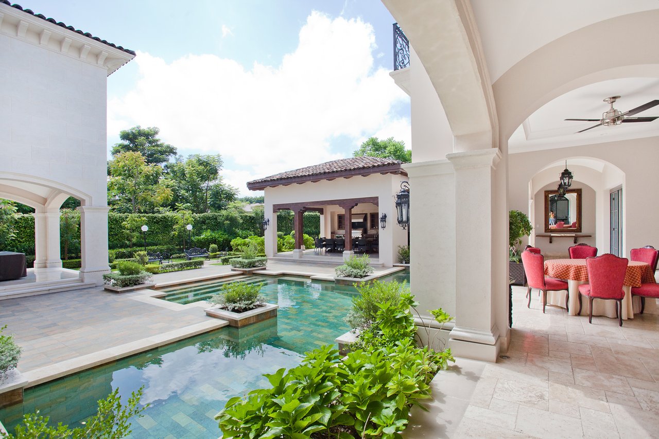 Contemporary Gated Estate, Santa Ana, San Jose