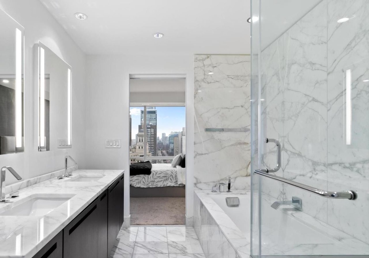 Suite 2605 -180 University Avenue