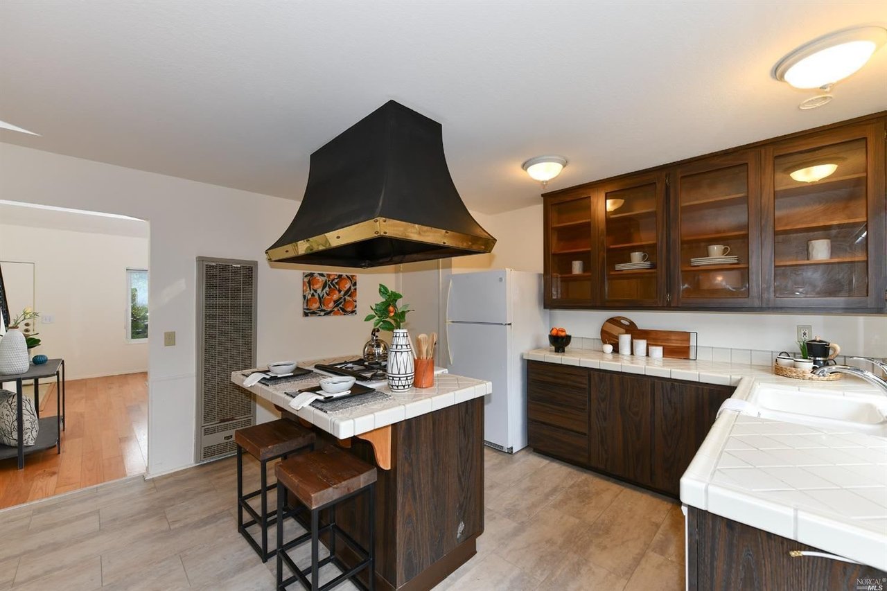 424 Simi Pl