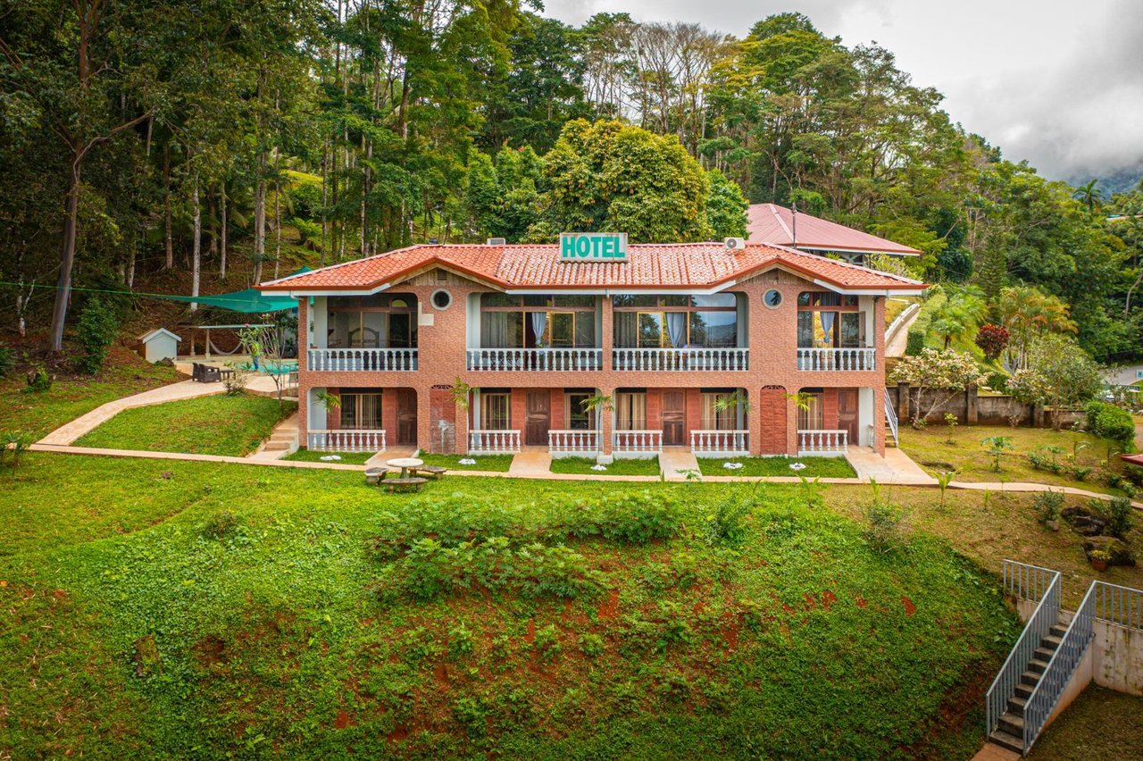Waterfall Eco Hotel Retreat, Perez Zeledon, San Jose