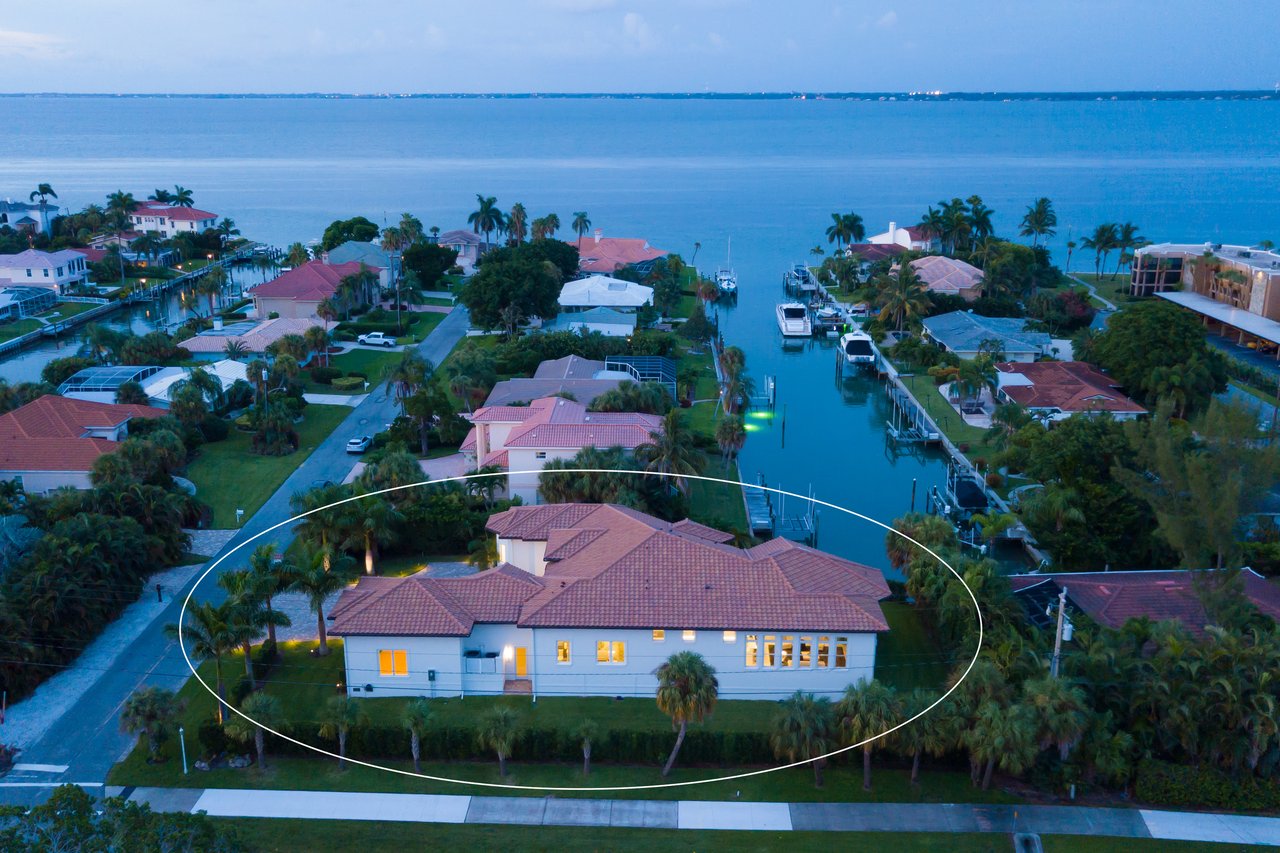 500 Ketch Lane, Country Club Shores, Longboat Key