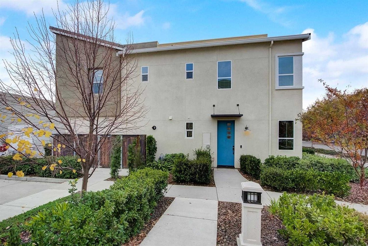 10954 International Drive