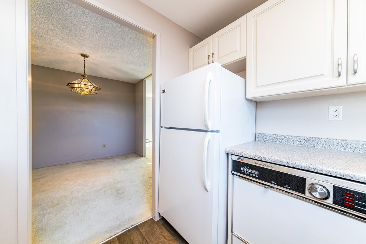 414-2366 Wall St