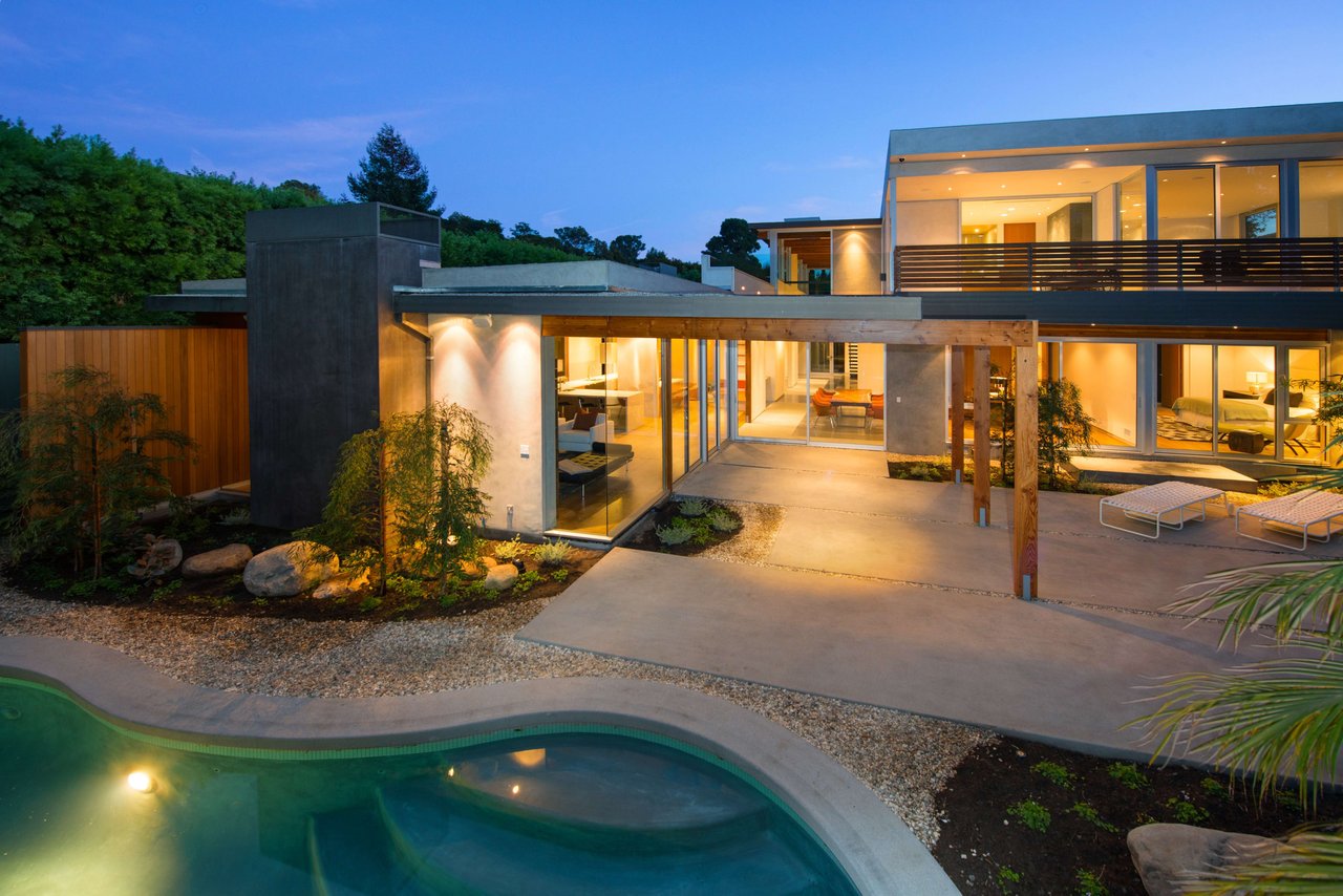 1710 Mandeville Canyon Rd