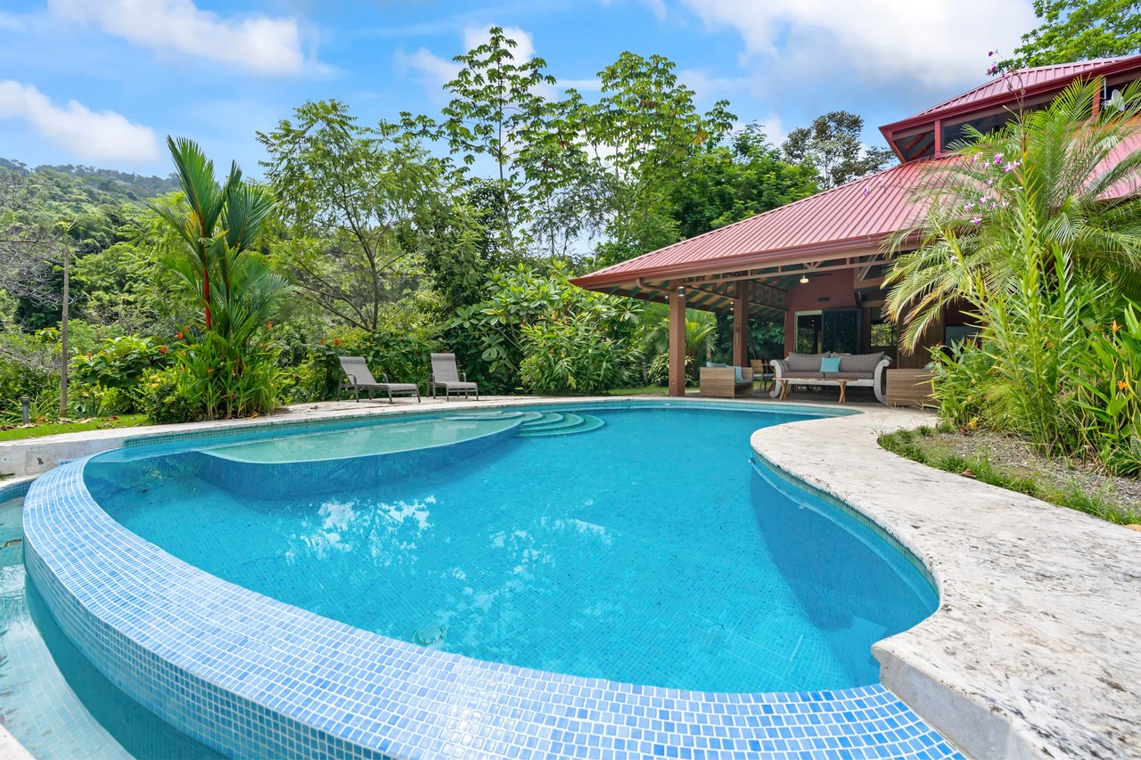 Casa Loro Verde,  Rainforest Jungle Retreat Home on 5.24 Acres in Portalon!