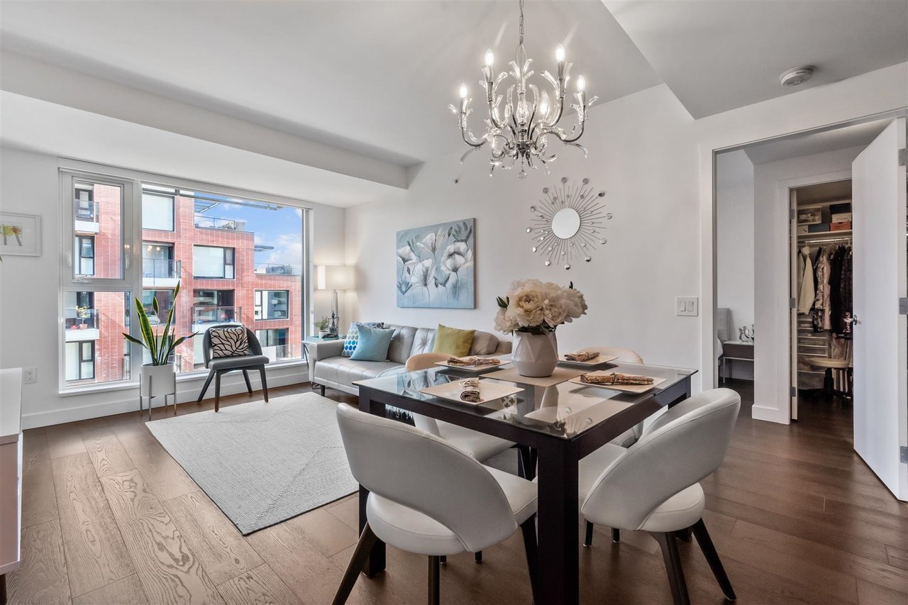 602-1561 W 57th Ave