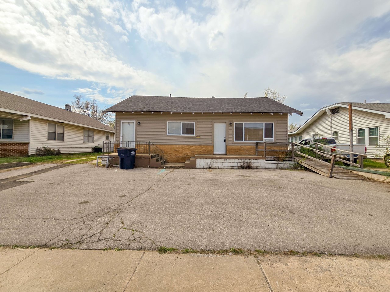 810 N Kickapoo